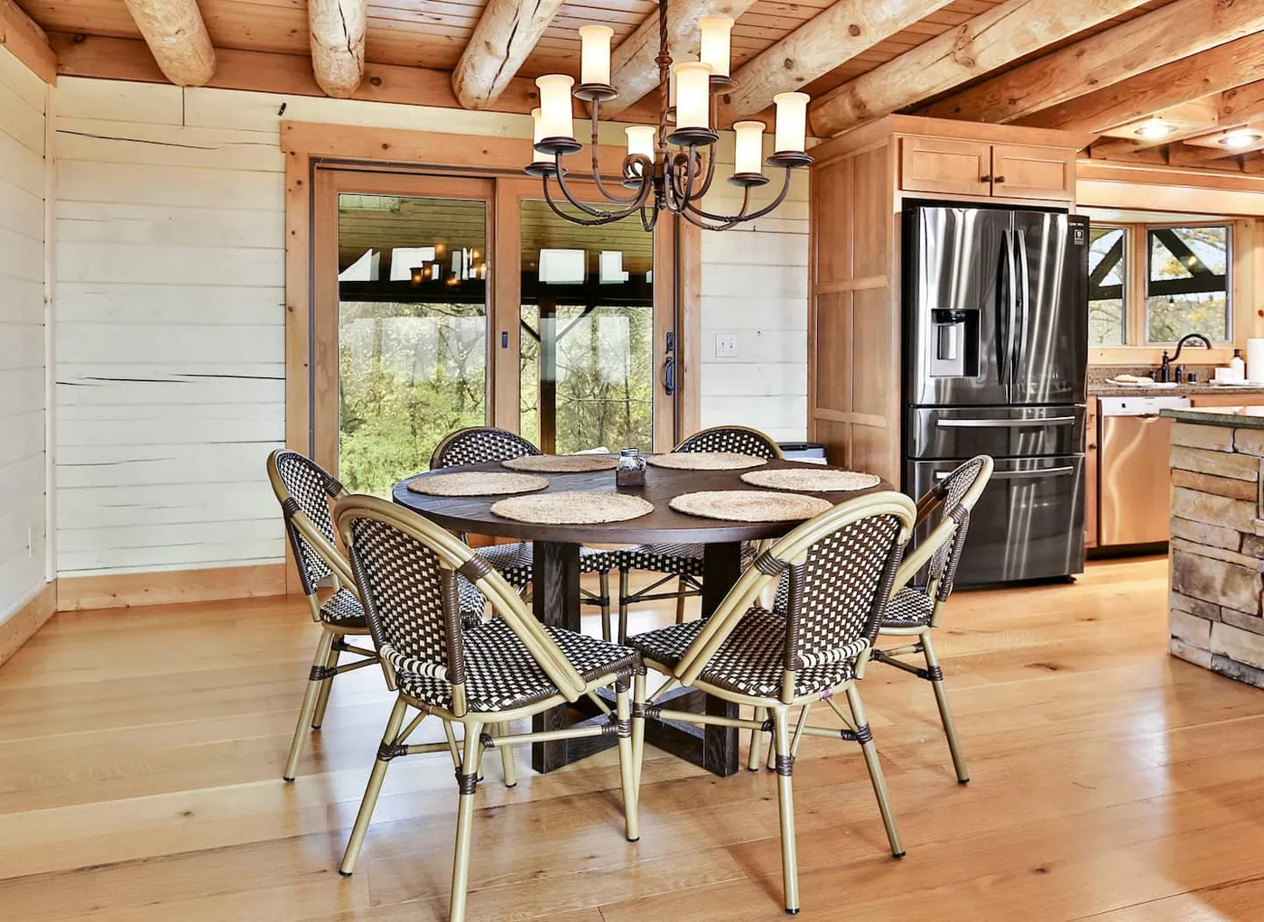 Knobview Lodge dining table