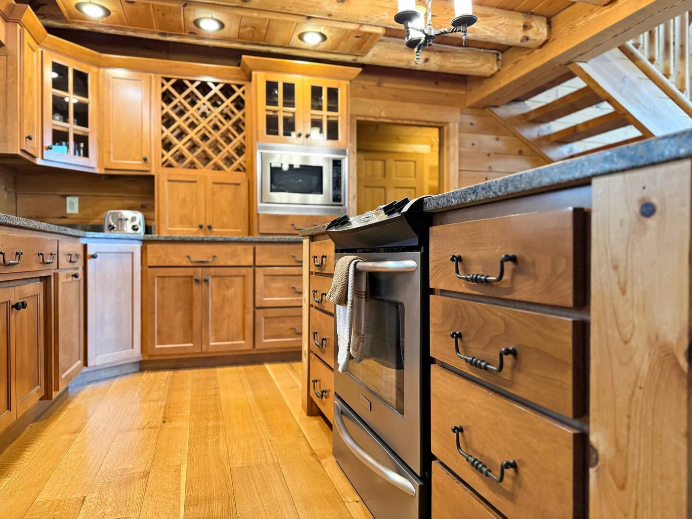 Knobview Lodge kitchen range