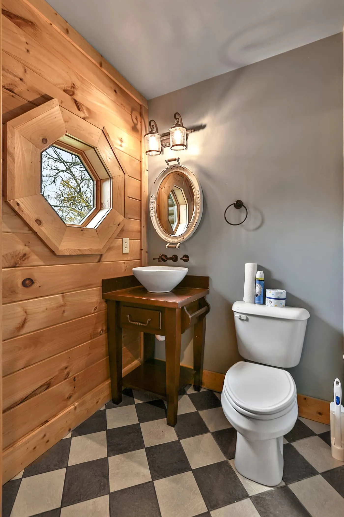 Powder room